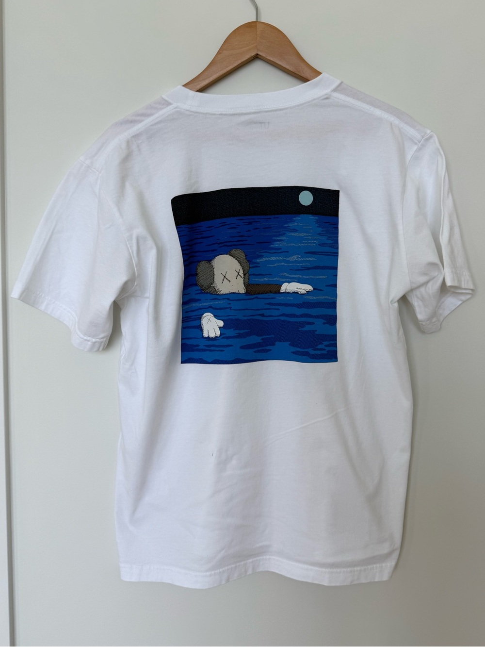 UNIQLO UT x KAWS Short Sleeve Graphic T-Shirt